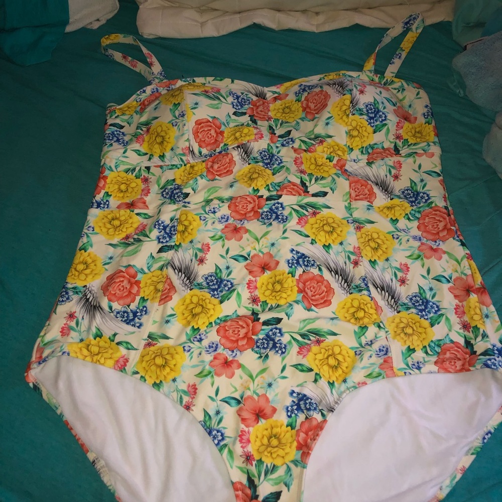 Brand new torrid swimsuit